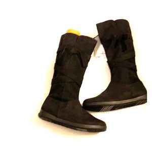 NEW  Cat & Jack 4 Faux Suede Boots